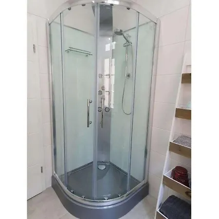 Luxury Anni Merl