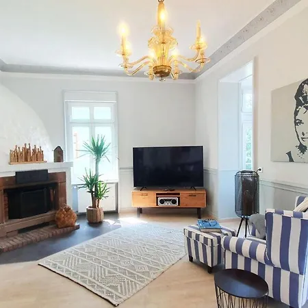 Luxury Anni Merl